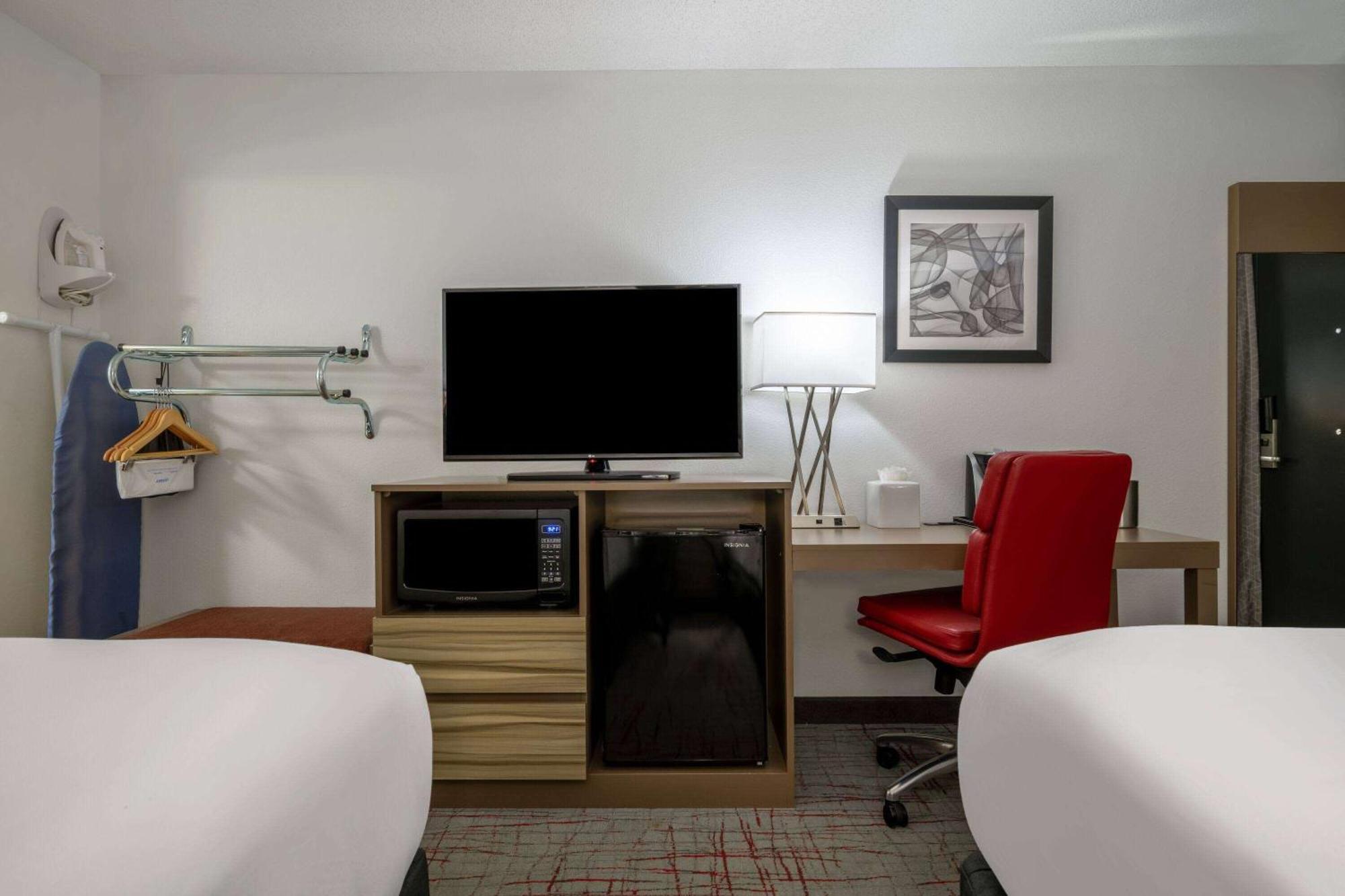 Hotel Inn&suites 3*